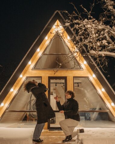 Mariage proposal in snow