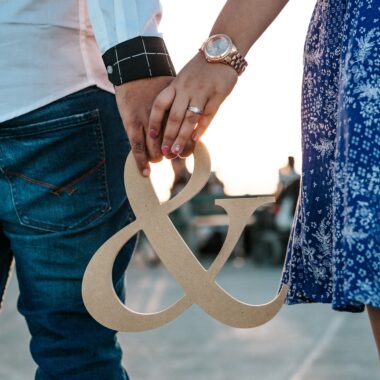 Op zoek naar een schattig huwelijksaanzoek? Bekijk hier 21 schattige, onweerstaanbare suggesties voor een huwelijksaanzoek aan je partner. – Ready To Ask